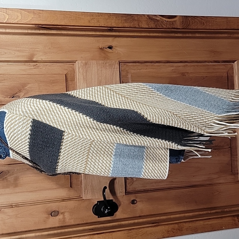 Serape Style Poncho - Picture 5 of 14